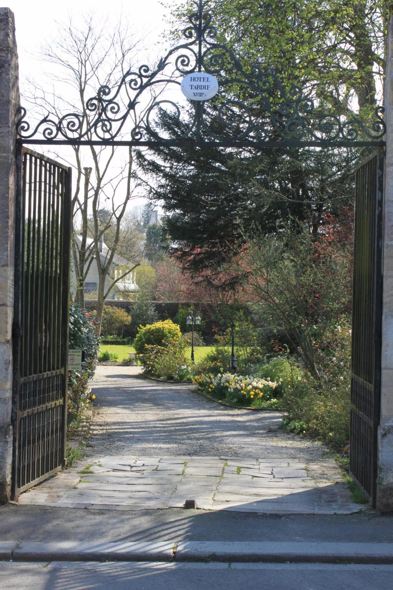 Le Tardif, Noble Guesthouse Bayeux Exterior foto